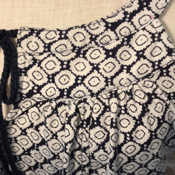 Like new Lucky Brand top - Picture 2 of 8